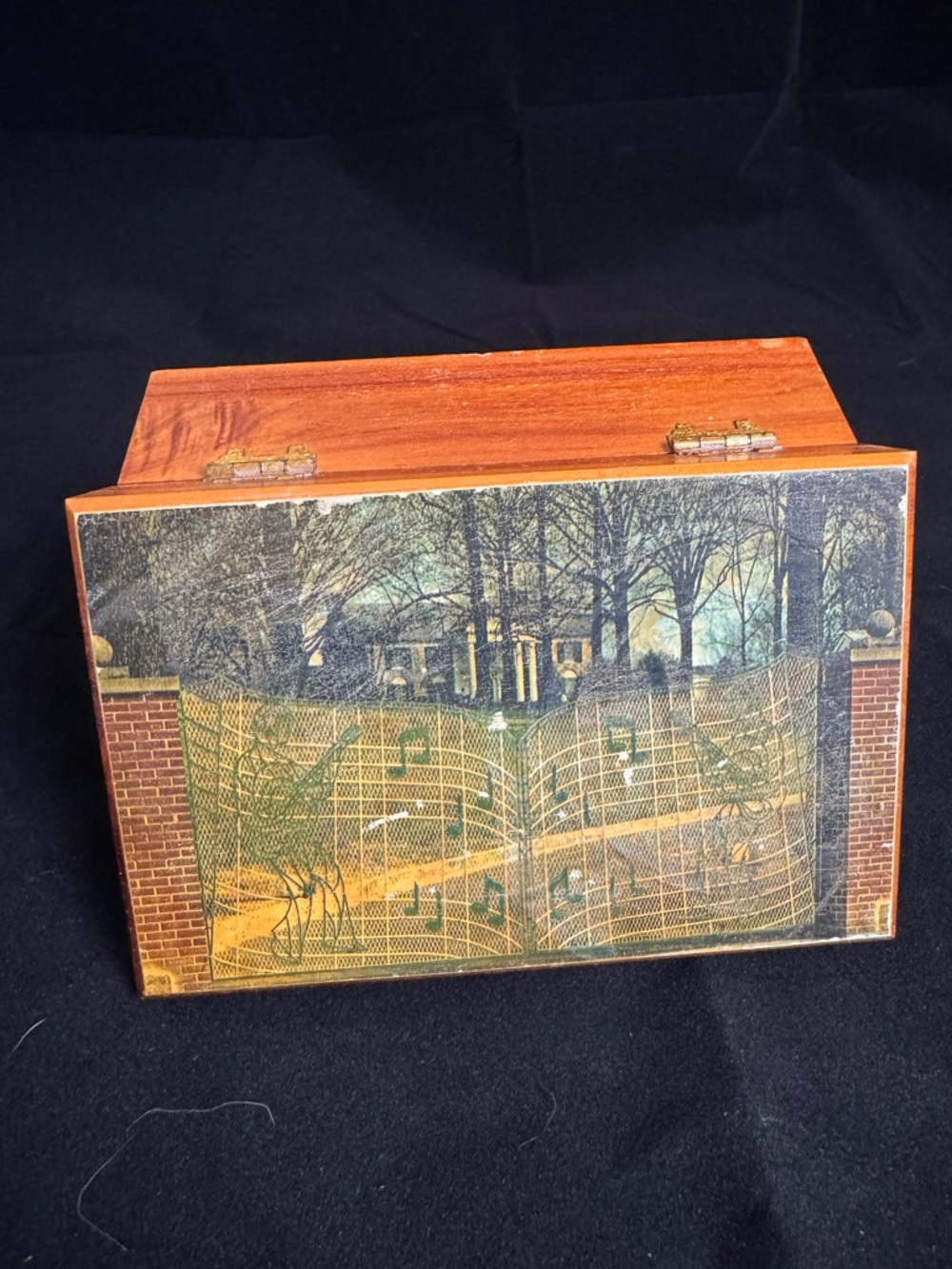 Vintage Elvis Presley Graceland Gates Wooden Jewelry Box Souvenir